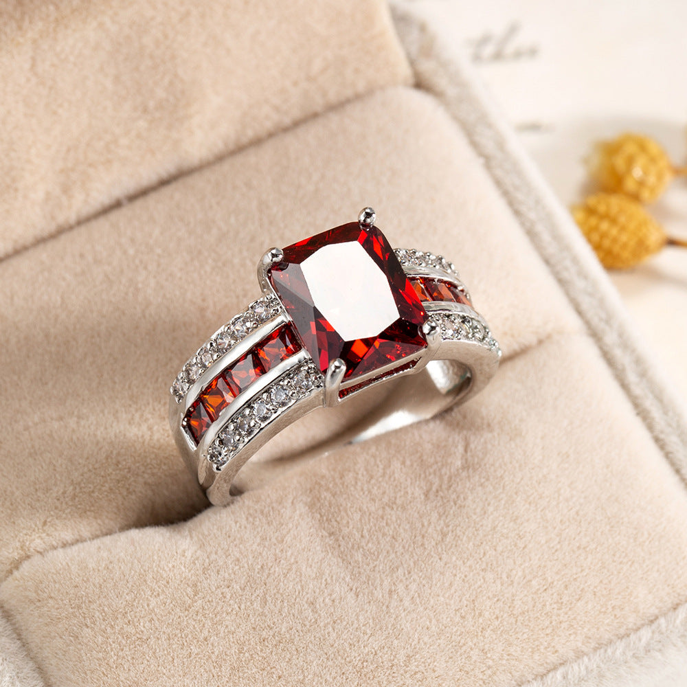 Bague à anneau fendu en argent avec rubis