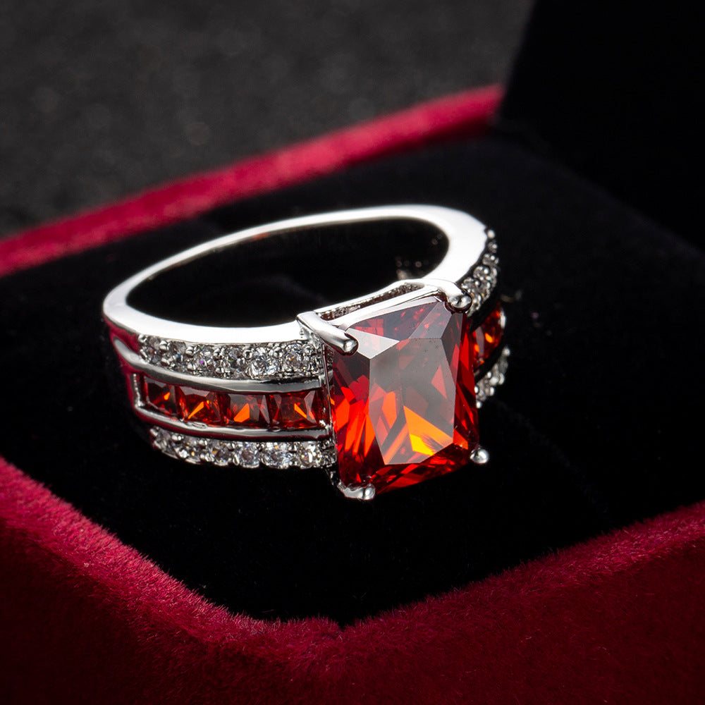 Bague à anneau fendu en argent avec rubis