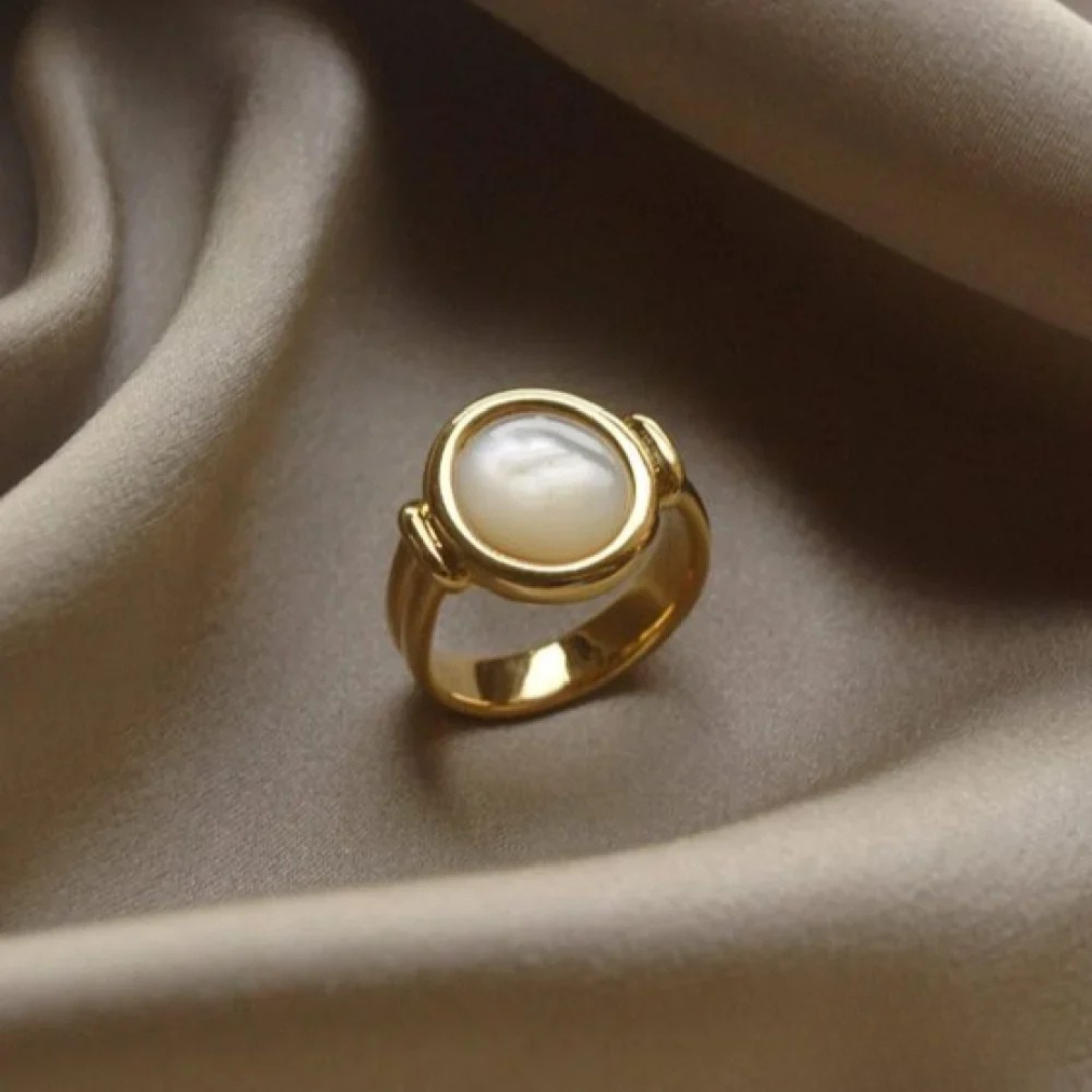 Bague élégante avec perle