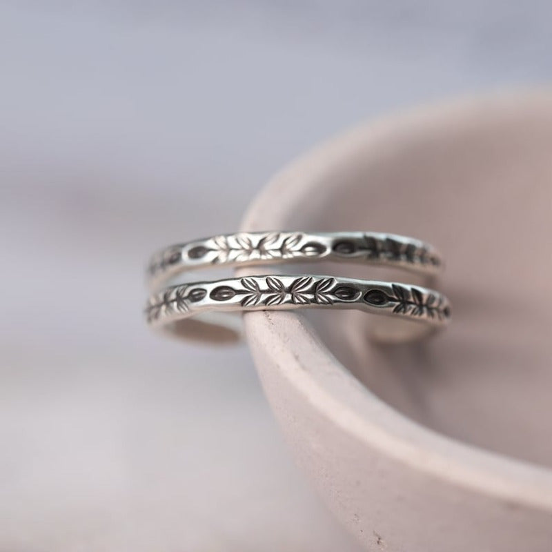 Boucles d’oreilles créoles argentées uniques