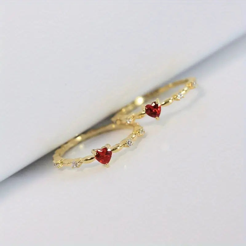 Bague en or avec rubis en forme de cœur