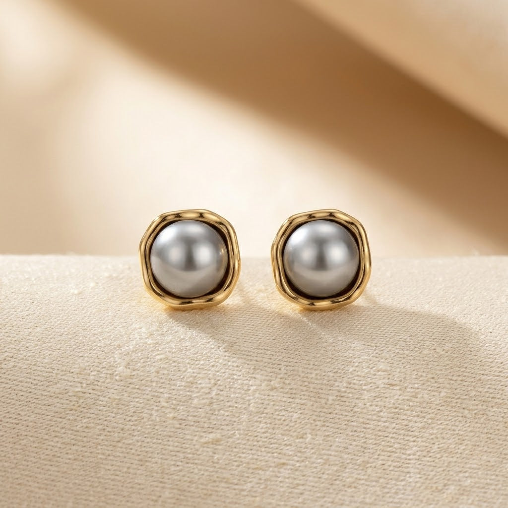 Boucles d'oreilles à puce avec perle dorée