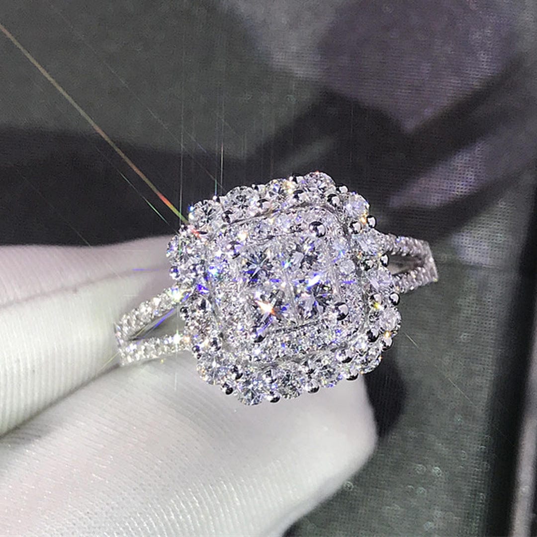 Bague de mariage avec zircone carrée