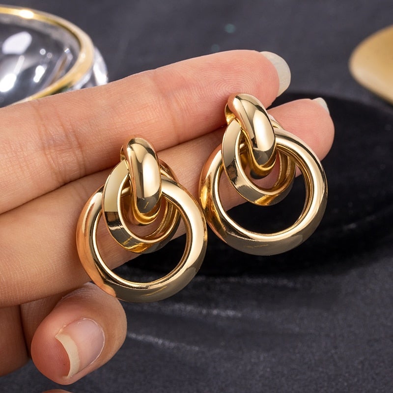Boucles d’oreilles créoles élégantes en or