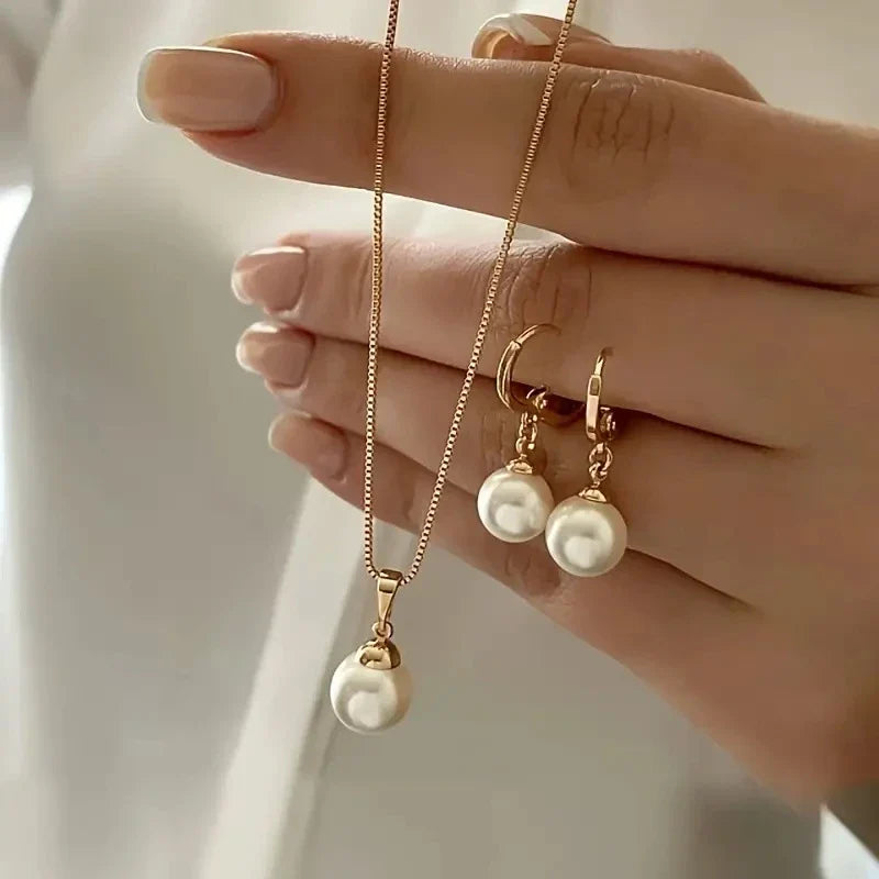 Ensemble élégant de perles d’imitation