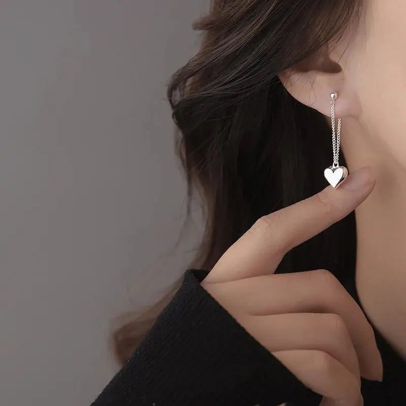 Boucles d’oreilles créoles géométriques en forme de cœur d’inspiration antique