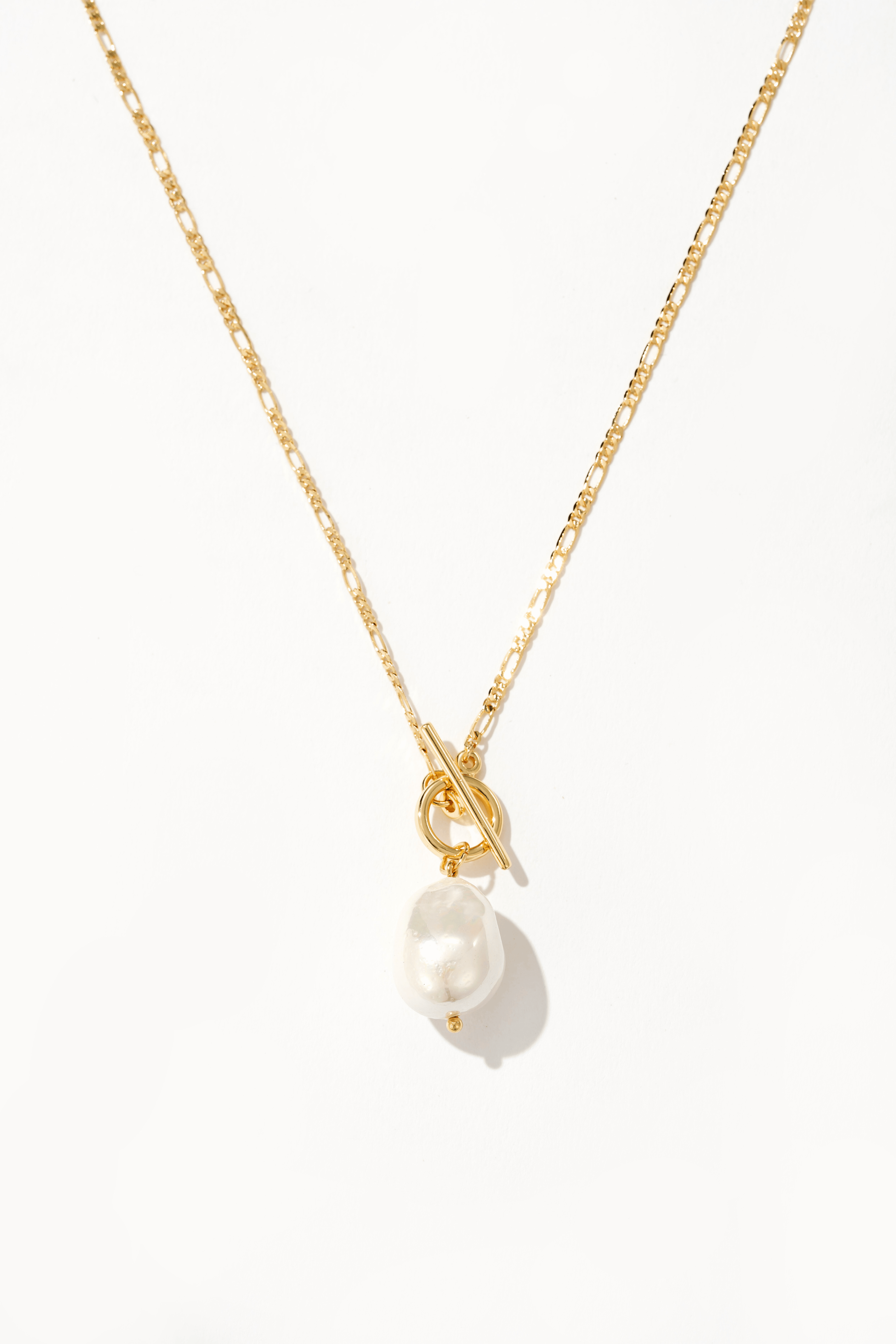 Collier élégant doré avec perles