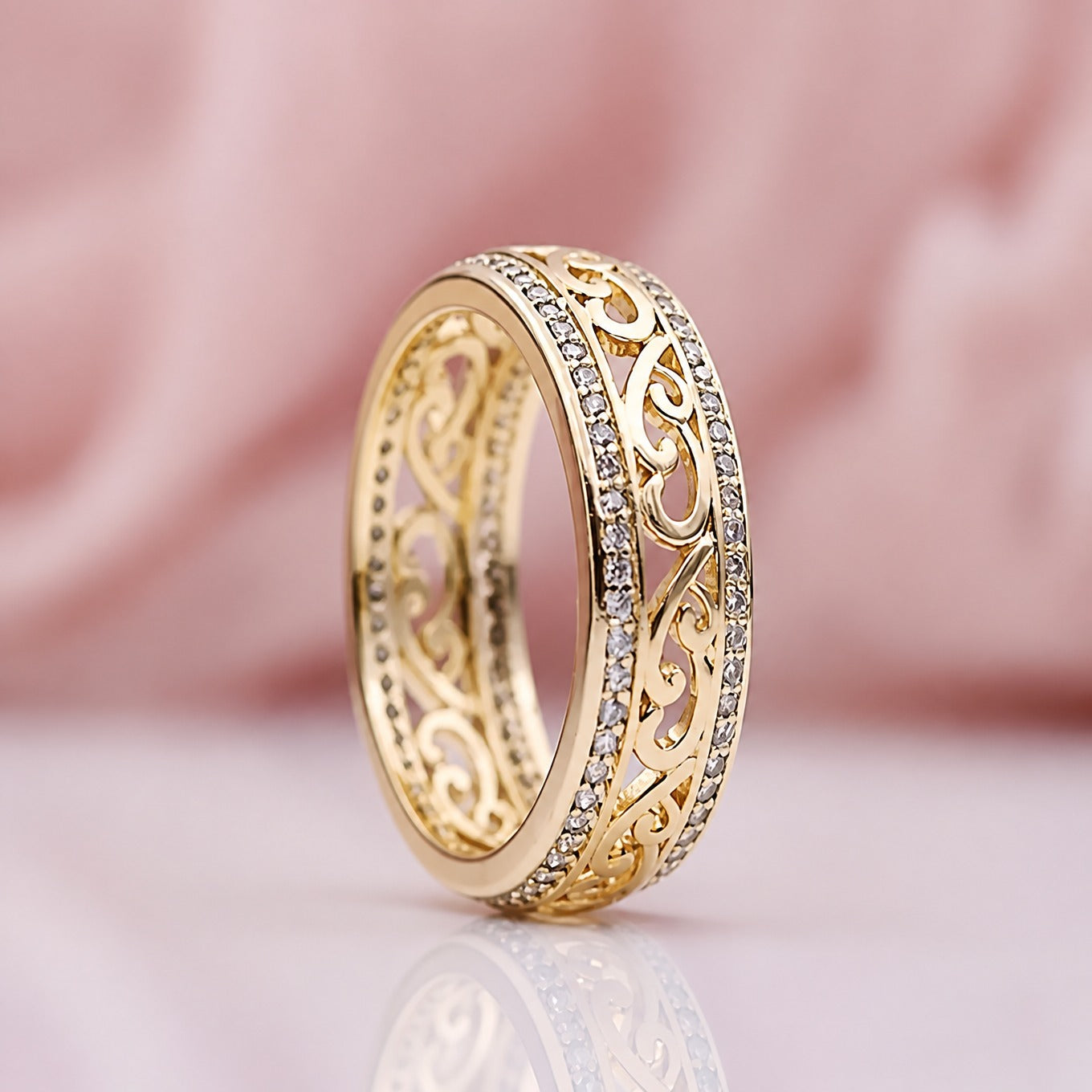 Bague audacieuse au design architectural