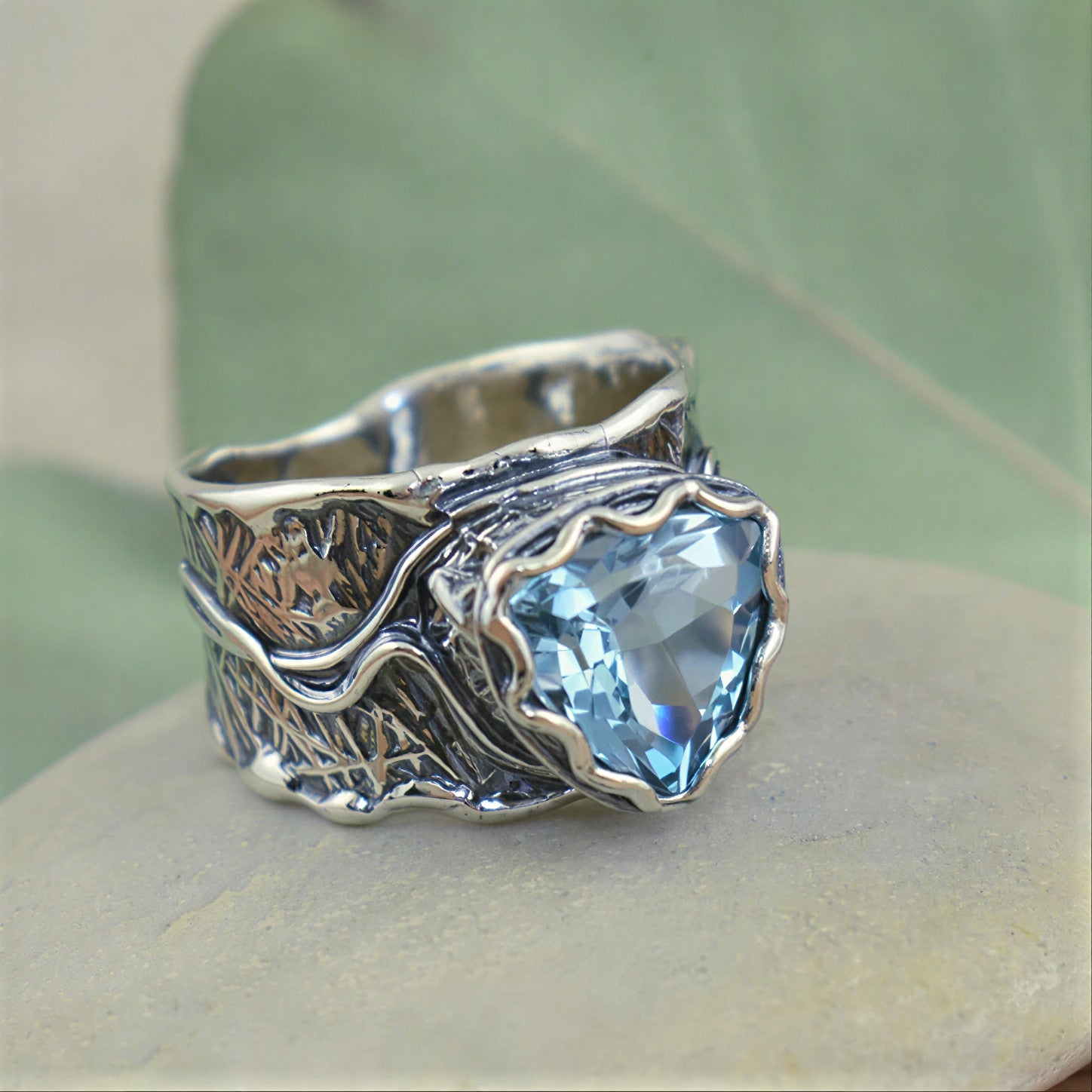 Bague statement topaze bleue