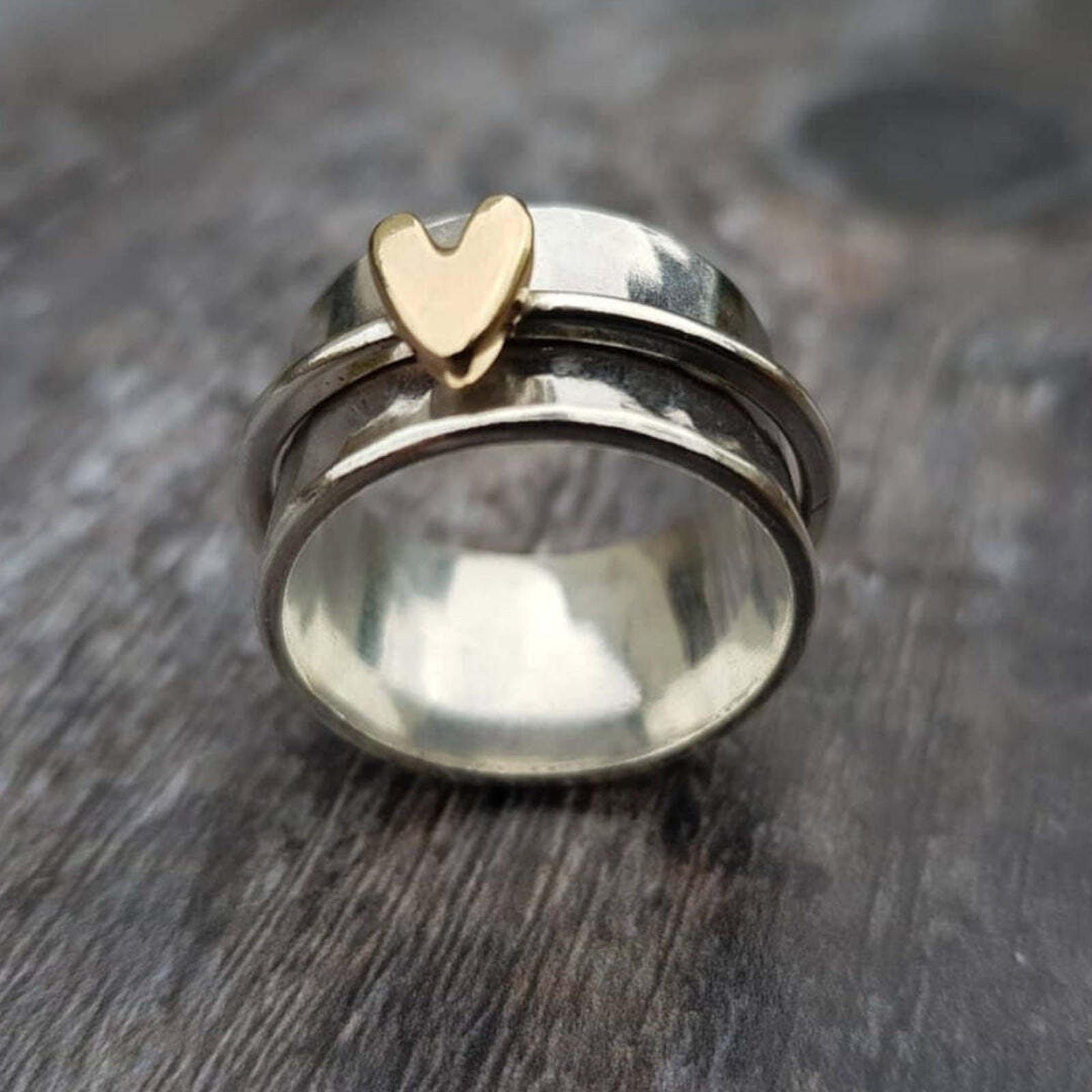 Bague vintage argentée avec cœur doré