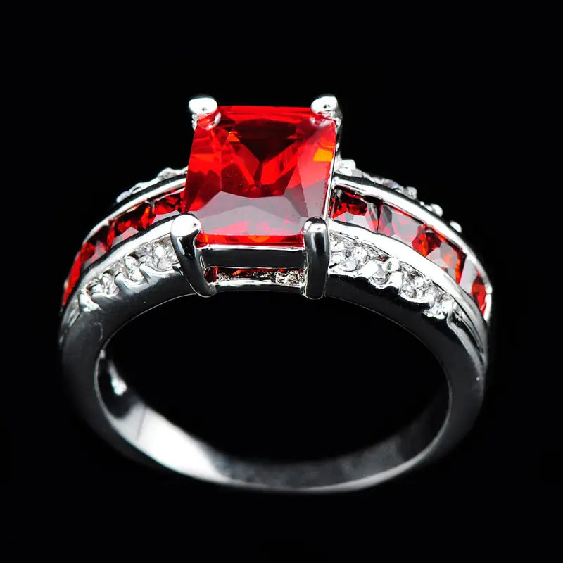 Bague à anneau fendu en argent avec rubis