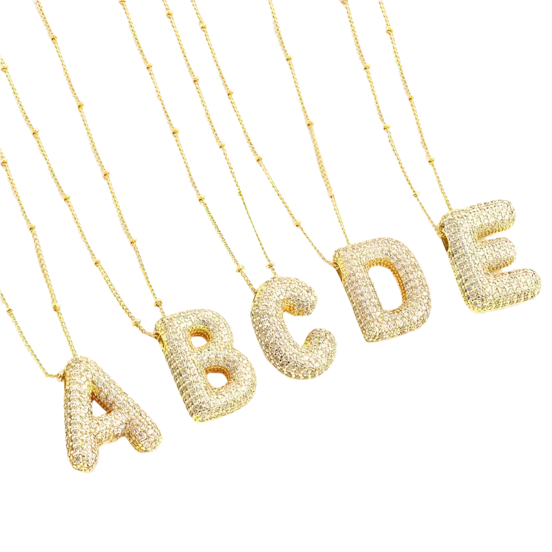 Collier élégant en or avec initiale lettre