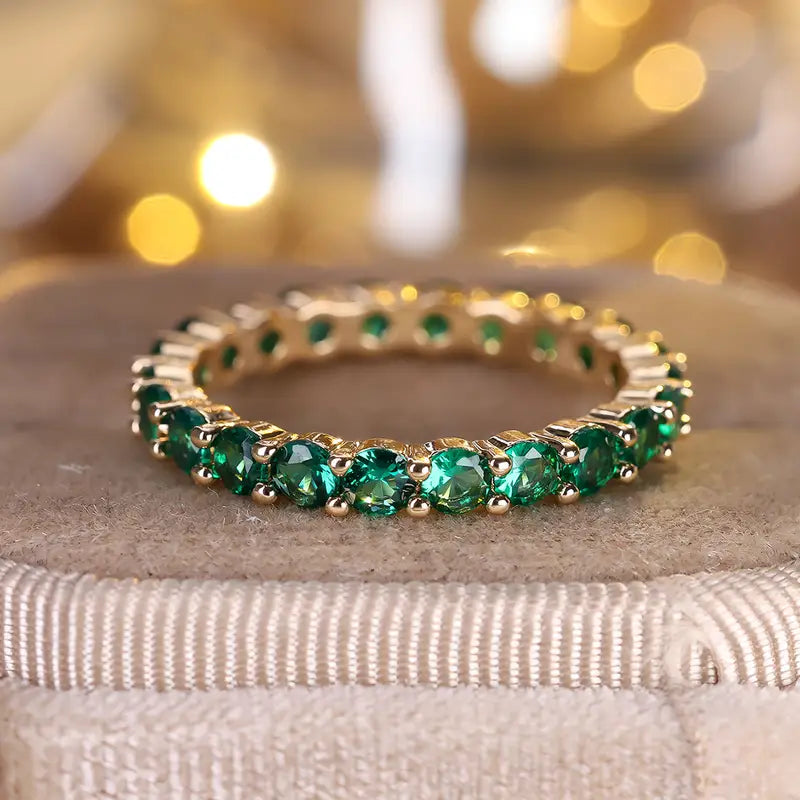 Bague éternité en or avec émeraude