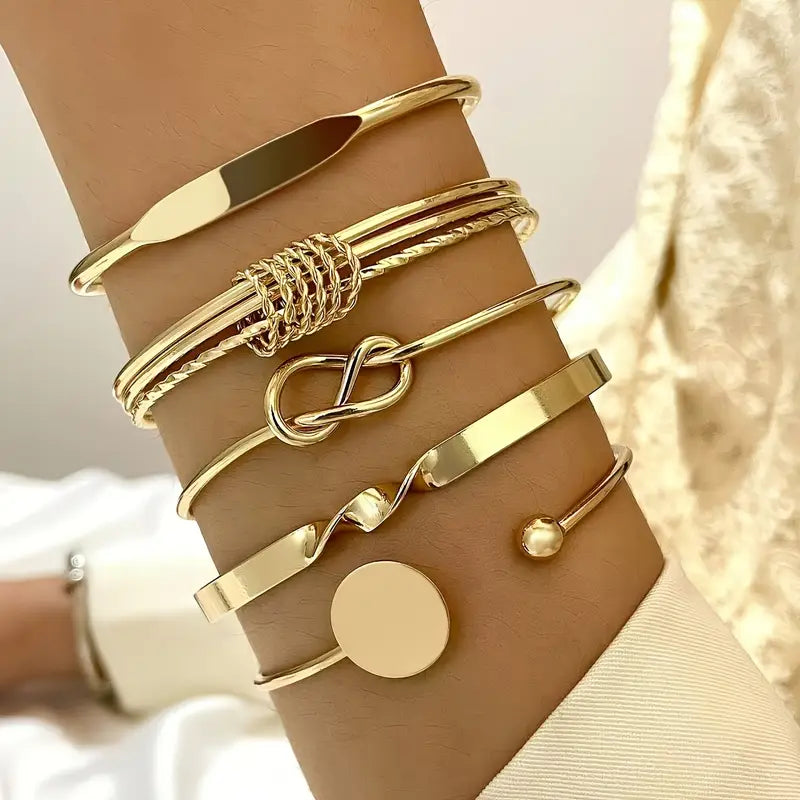 Ensemble de bracelets élégants dorés