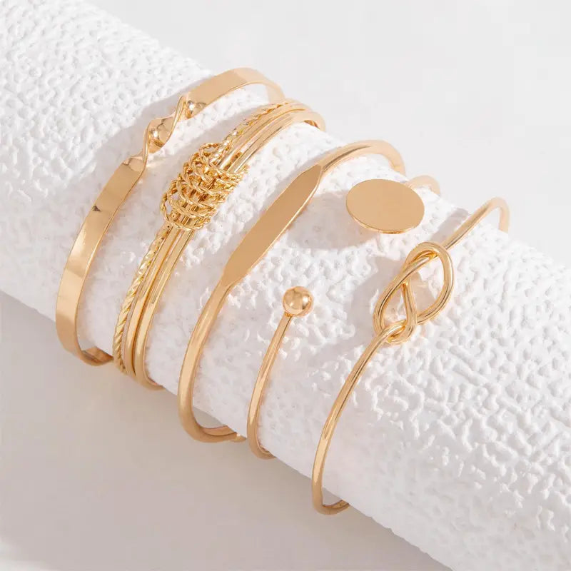 Ensemble de bracelets élégants dorés