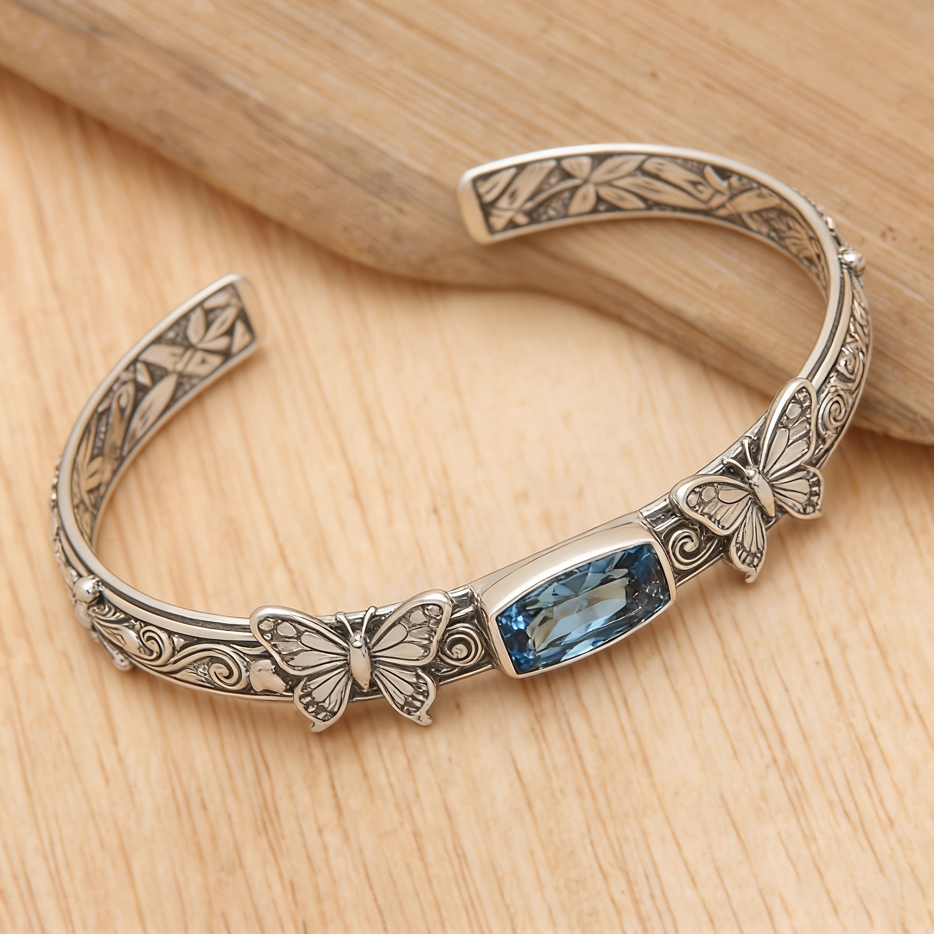 Bracelet papillon artisanal bohème