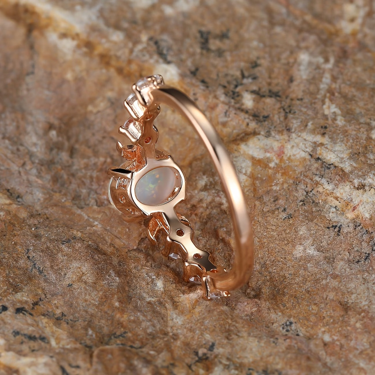 Bague croissant de lune en opale | Or rose