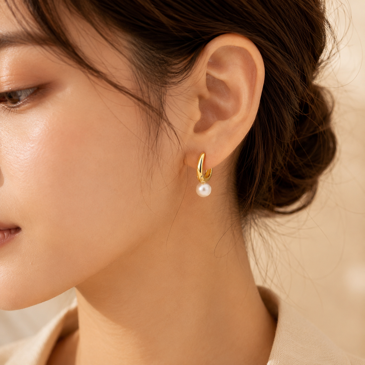 Boucles d'oreilles anneaux dorés et perle