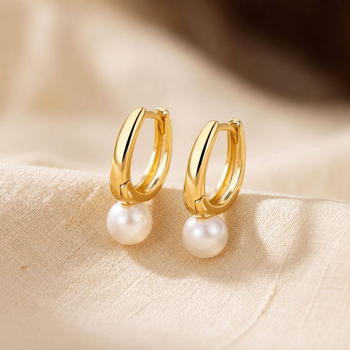 Boucles d'oreilles anneaux dorés et perle
