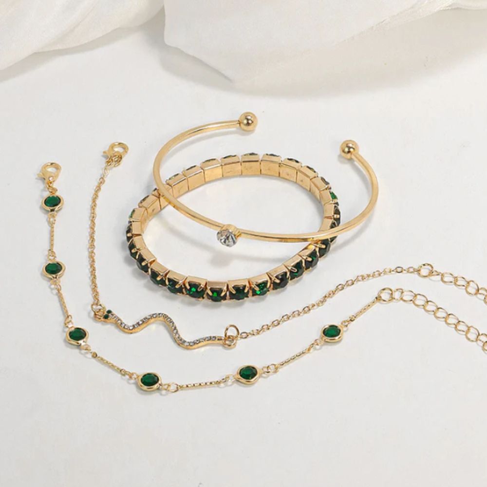 Ensemble de bracelets en pierres précieuses vertes
