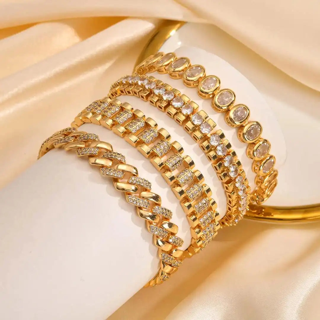 Ensemble de bracelets dorés épais ajustables avec zircones cubiques