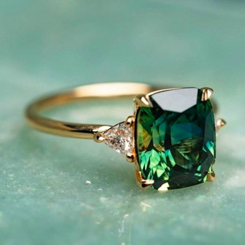 Bague solitaire coussin en or