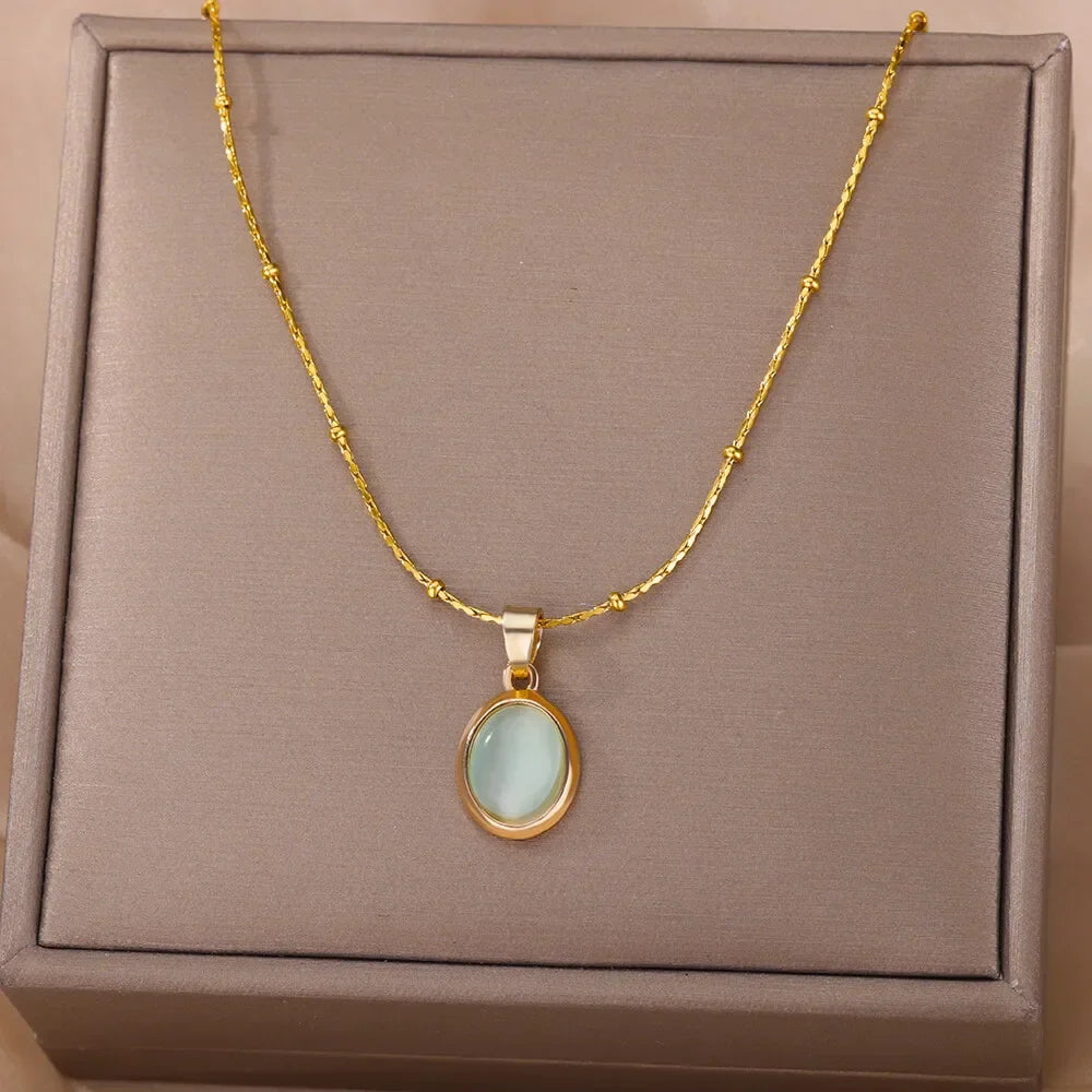Collier chic en acier inoxydable doré avec pendentif en opale en forme de goutte d’eau