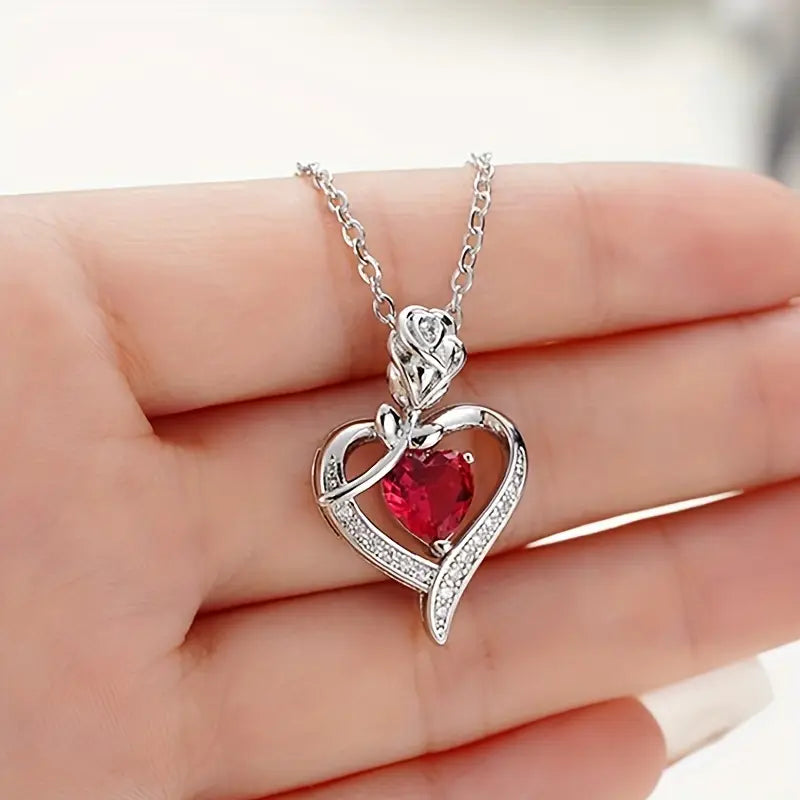 Collier avec pendentif cœur en rubis en argent
