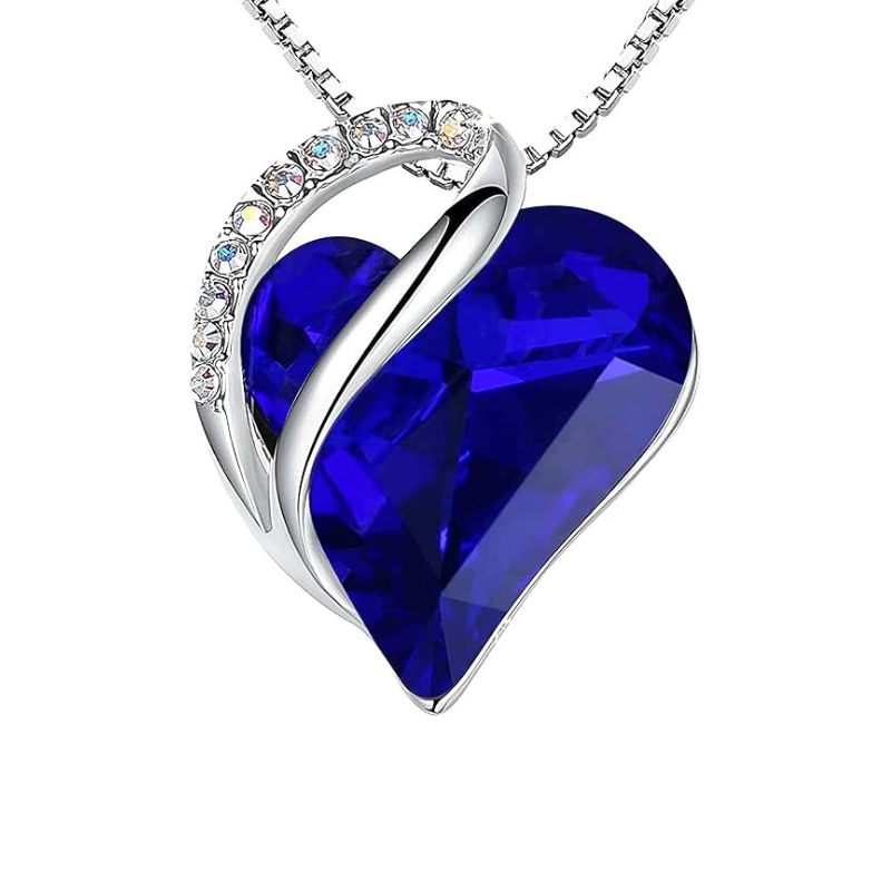 Collier en argent avec cœur en saphir