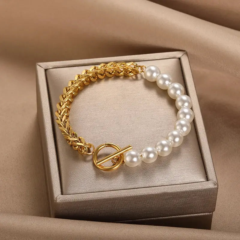 Bracelet élégant en or avec perles
