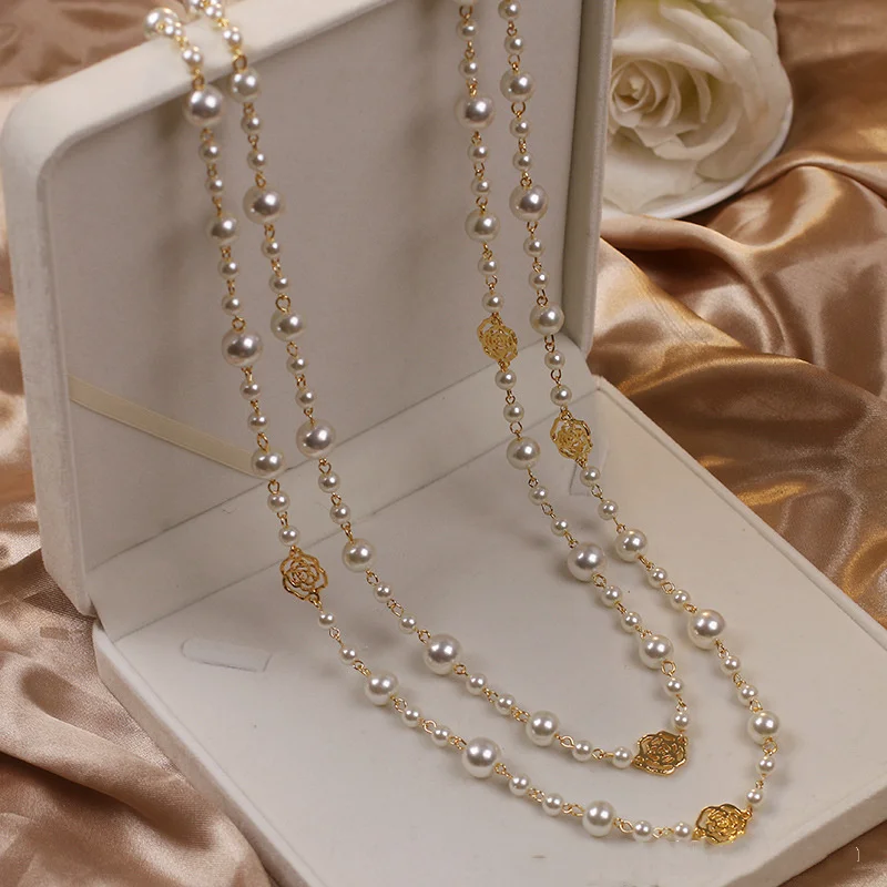 Collier élégant en or avec perles