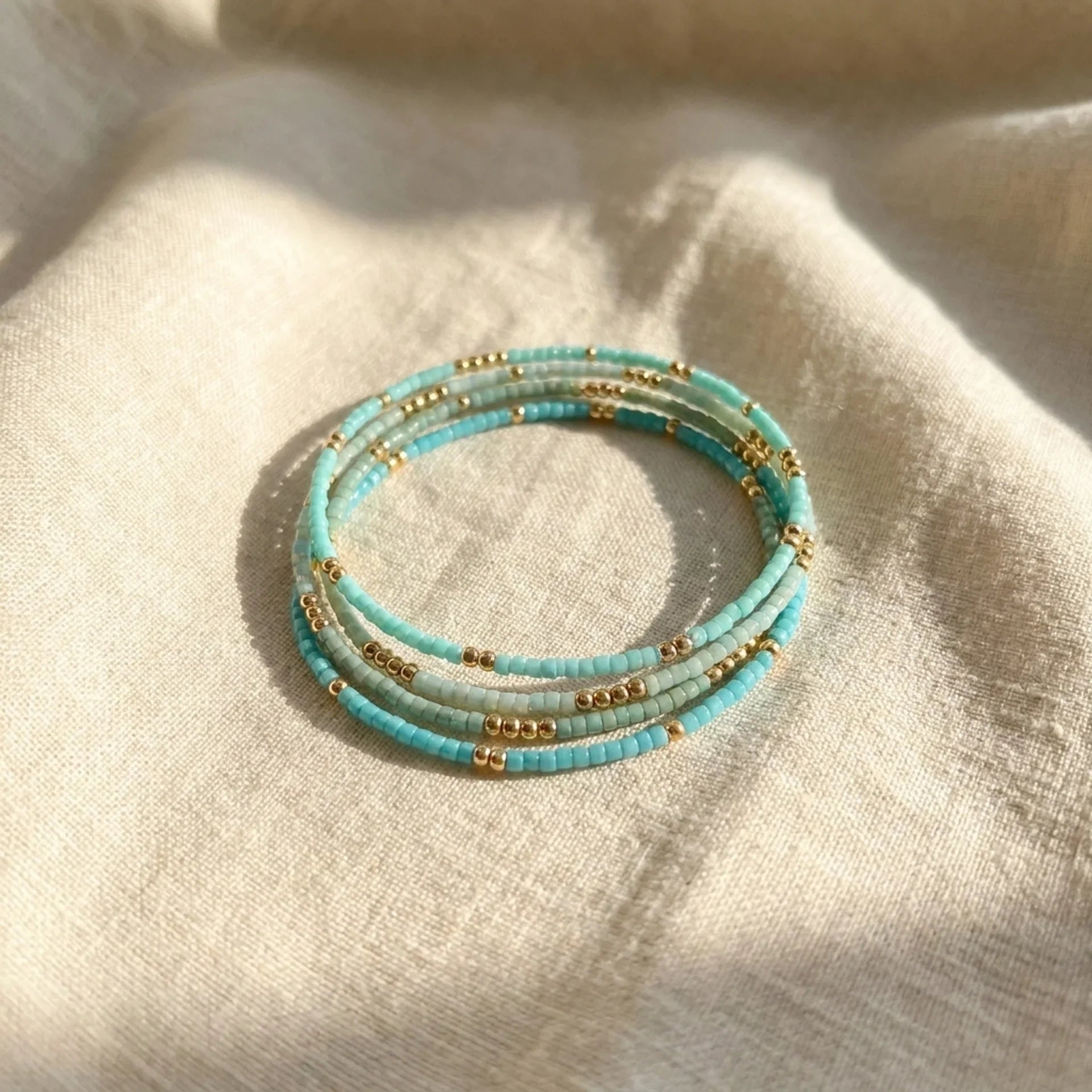 Ensemble de bracelets perlés turquoise subtils