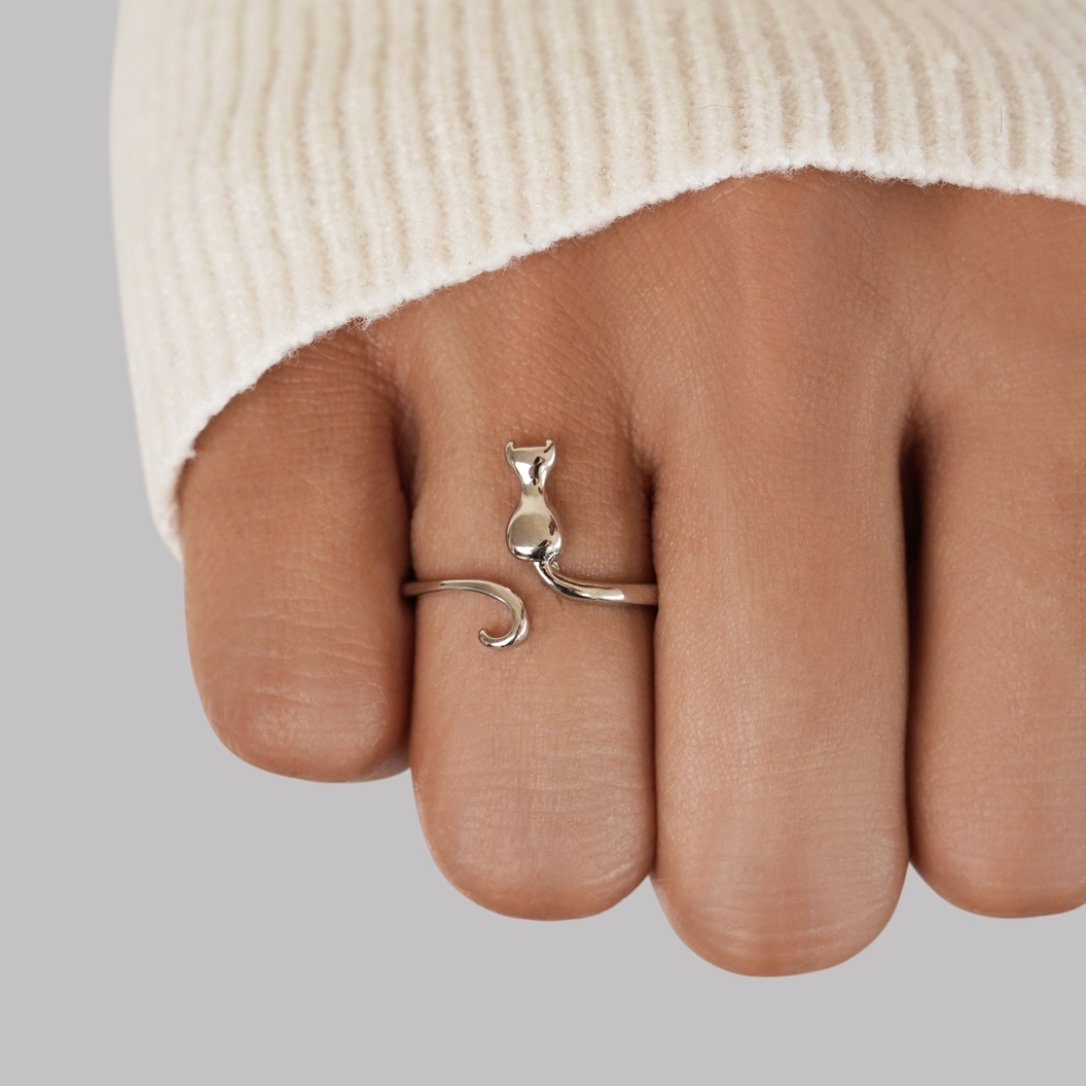 Bague en argent avec motif de chat