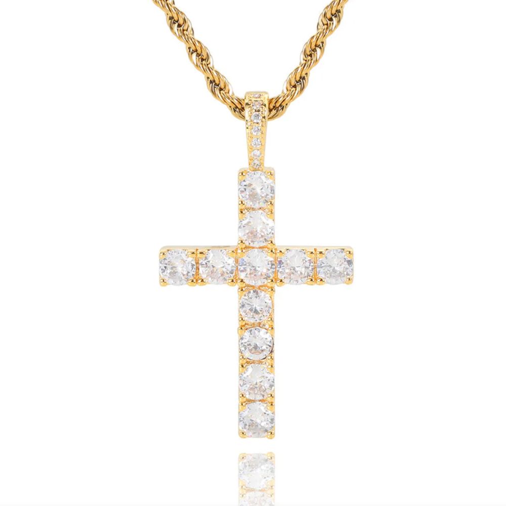 Collier croix classique en diamants