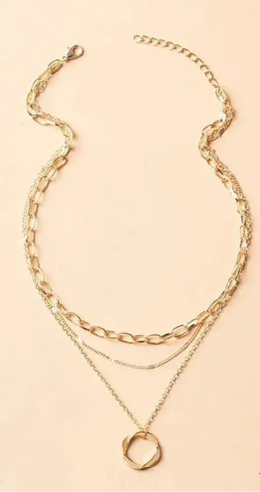 Collier classique en or à couches superposées avec pendentif